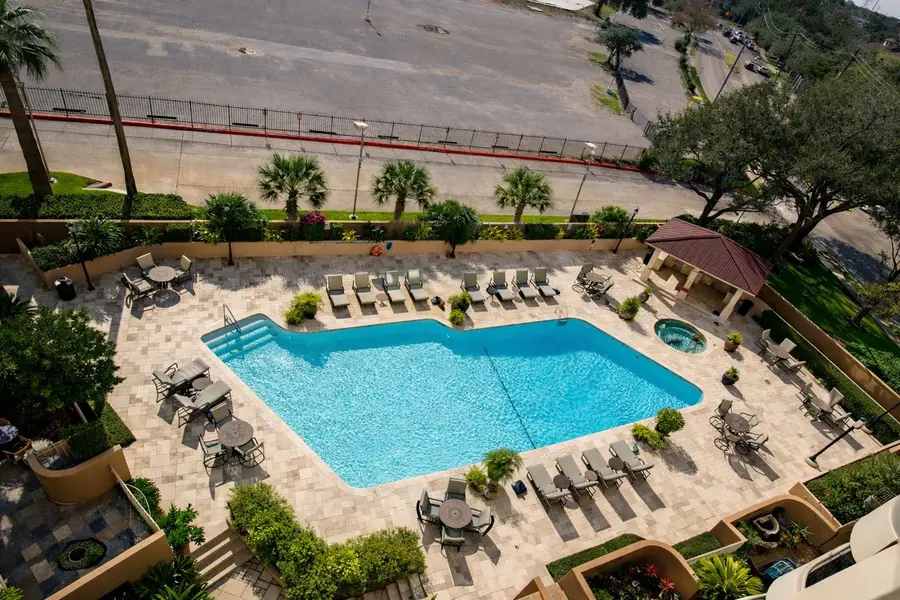 3525 Sage Road #718, Houston, TX 77056 - Image #2