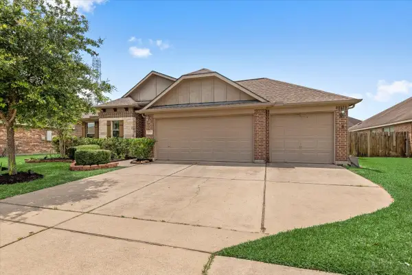 11619 Beckton Cypress Drive, Tomball, TX 77377