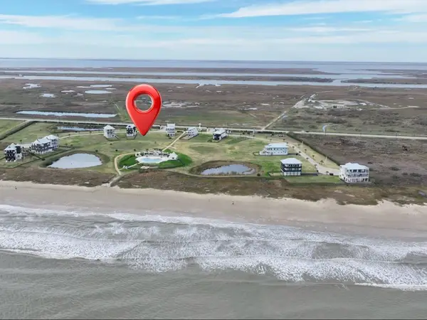 330 Seagrass, Gilchrist, TX 77617