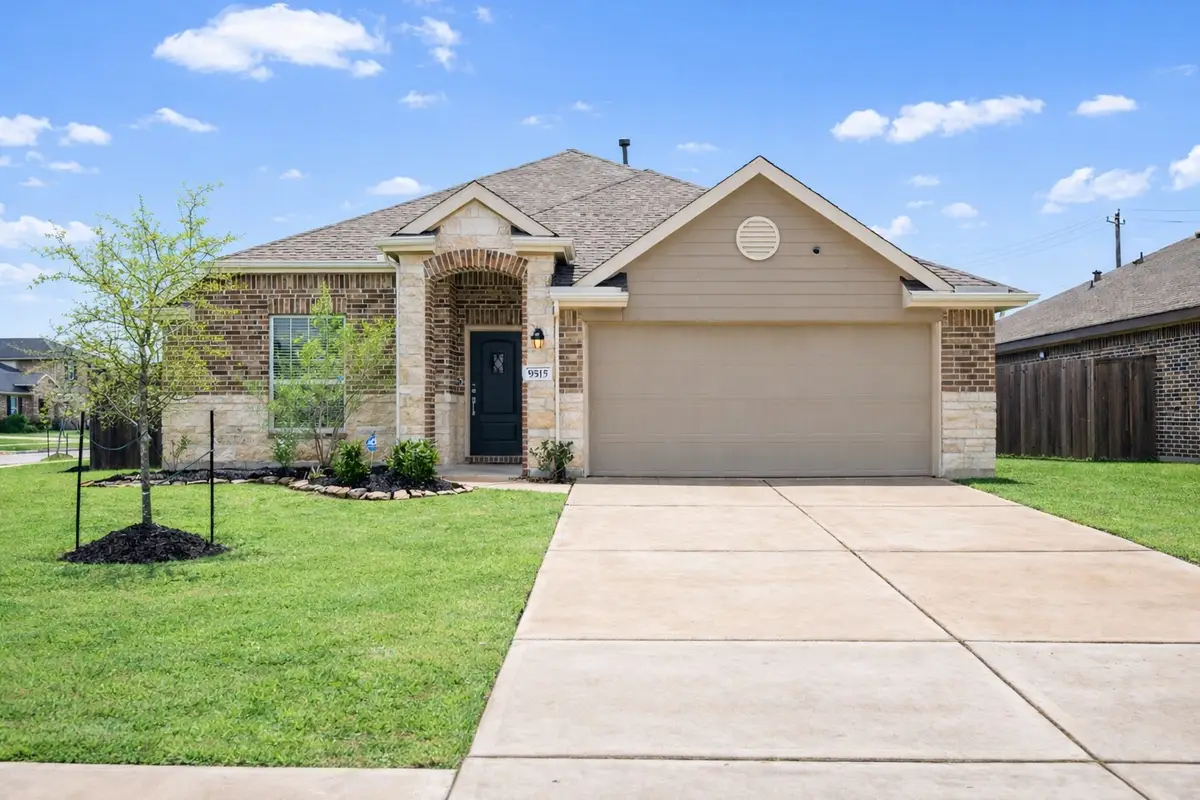9515 Vicksburg Road, Baytown, TX 77521 - #1