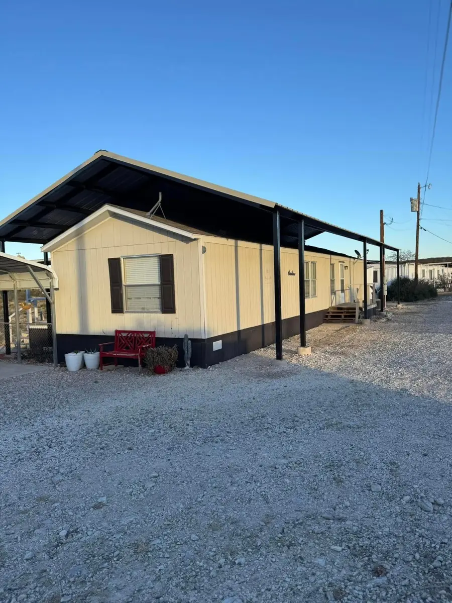 106 Arrowhead Street, Del Rio, TX 78840 - Image #2