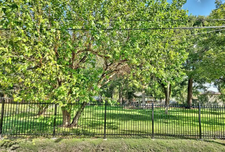 4108 Falls Street, Houston, TX 77026 - #3