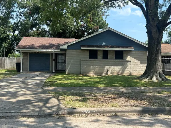 10211 Hinds Street, Houston, TX 77034