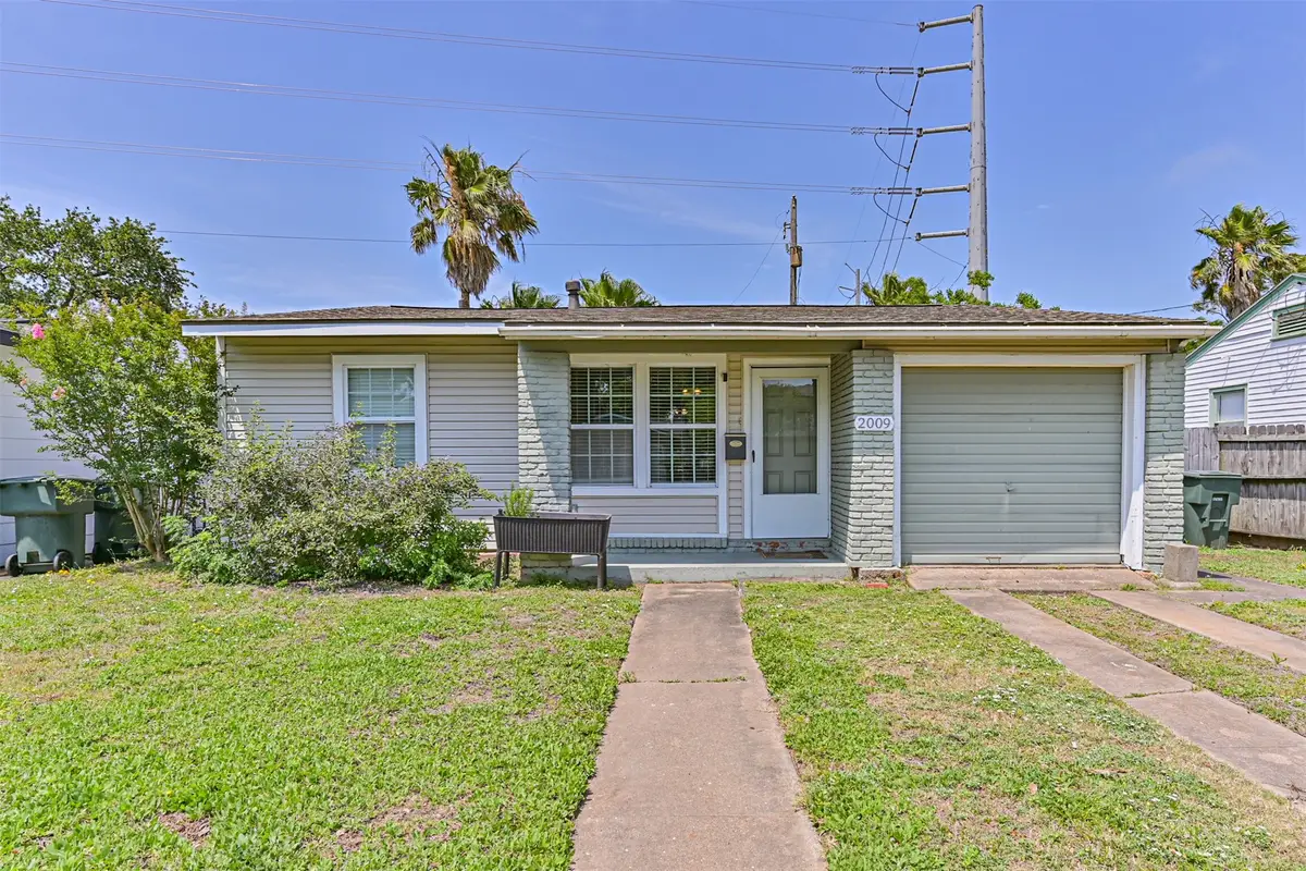 2009 Neumann Drive, Galveston, TX 77551 - Image #1