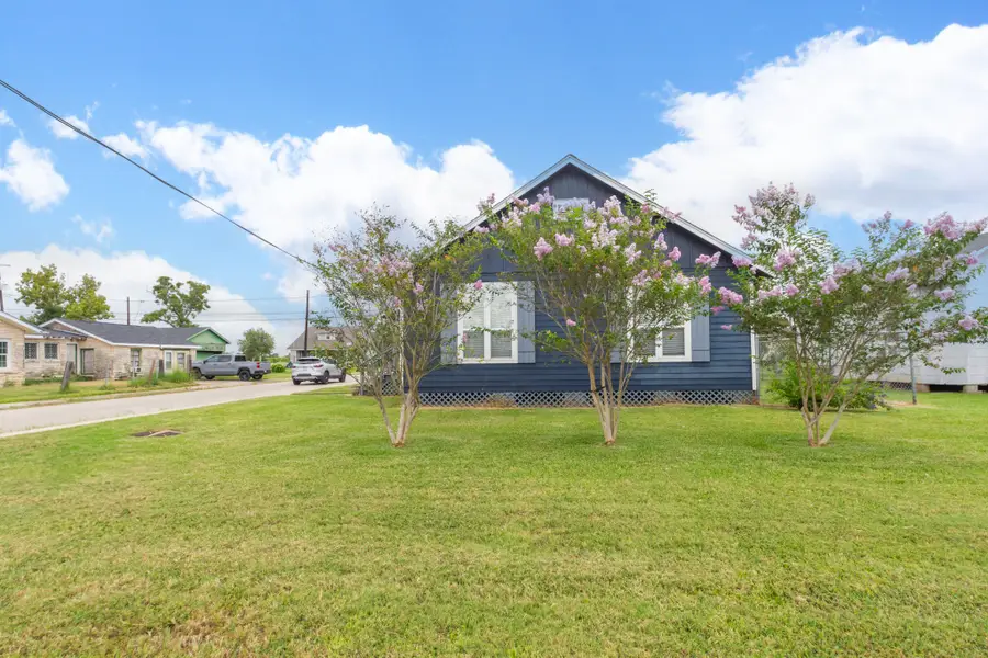 1130 W Broad Street, Freeport, TX 77541 - Image #2
