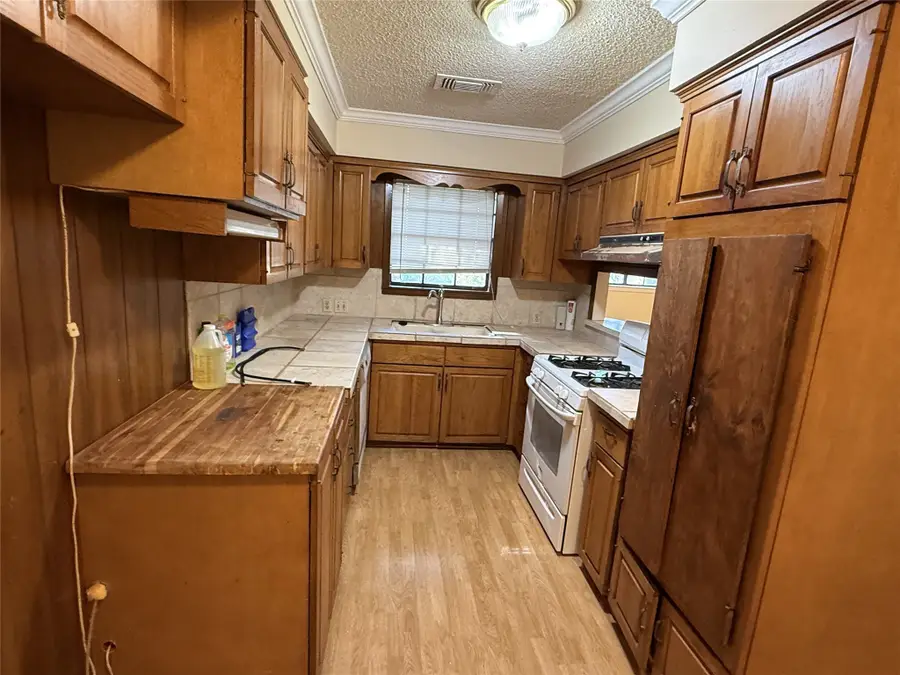 321 Johnson Street, Brenham, TX 77833 - Image #2