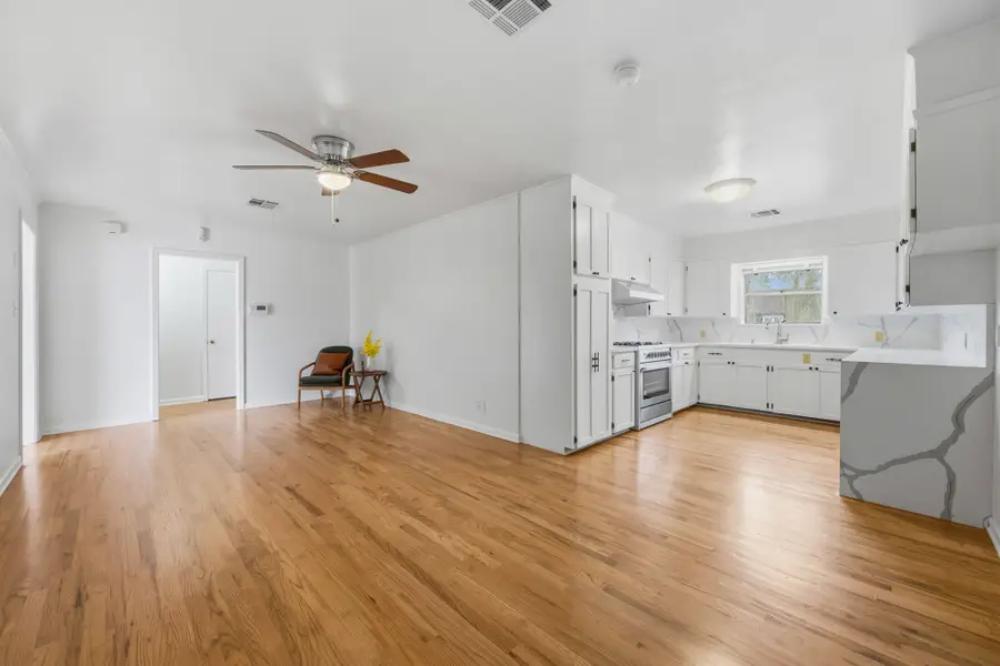 114 Taft Avenue, Cleveland, TX 77327 - Image #3