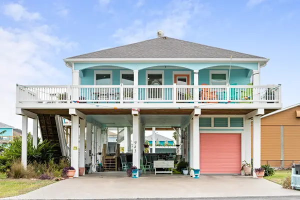 943 Palm Ridge Drive, Crystal Beach, TX 77650