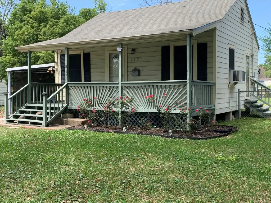 812 17th Avenue N, Texas City, TX 77590 - #1