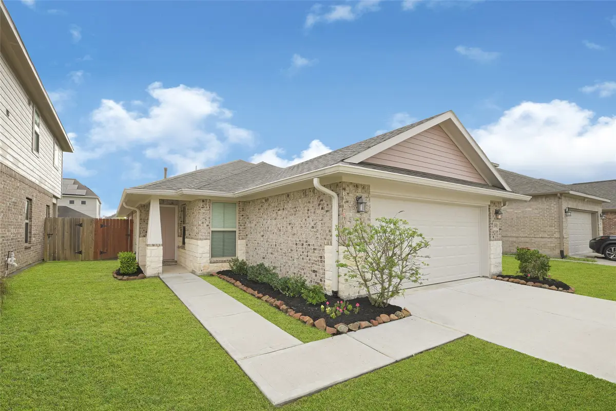 4209 W Bayou Maison Circle, Dickinson, TX 77539 - #1