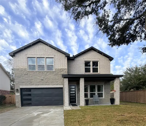 2823 Woodcreek Meadows Lane, Houston, TX 77073