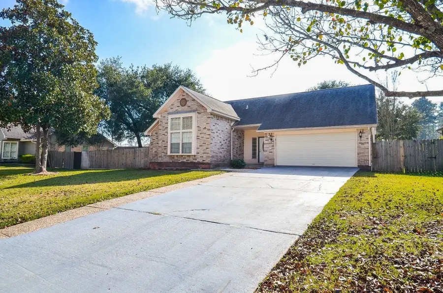 155 April Waters Drive W, Conroe, TX 77356 - #2