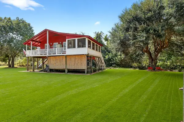 221 Fishermans Trail, Huntsville, TX 77320