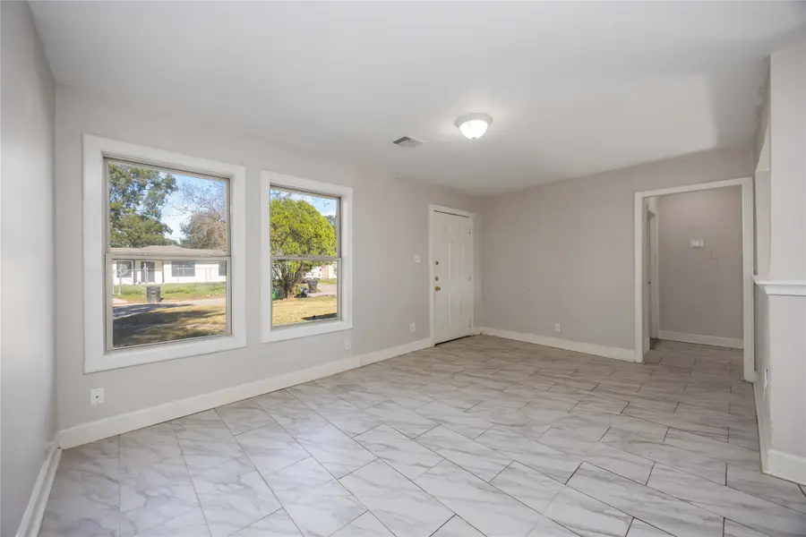 5934 Belcrest Street, Houston, TX 77033 - Image #2