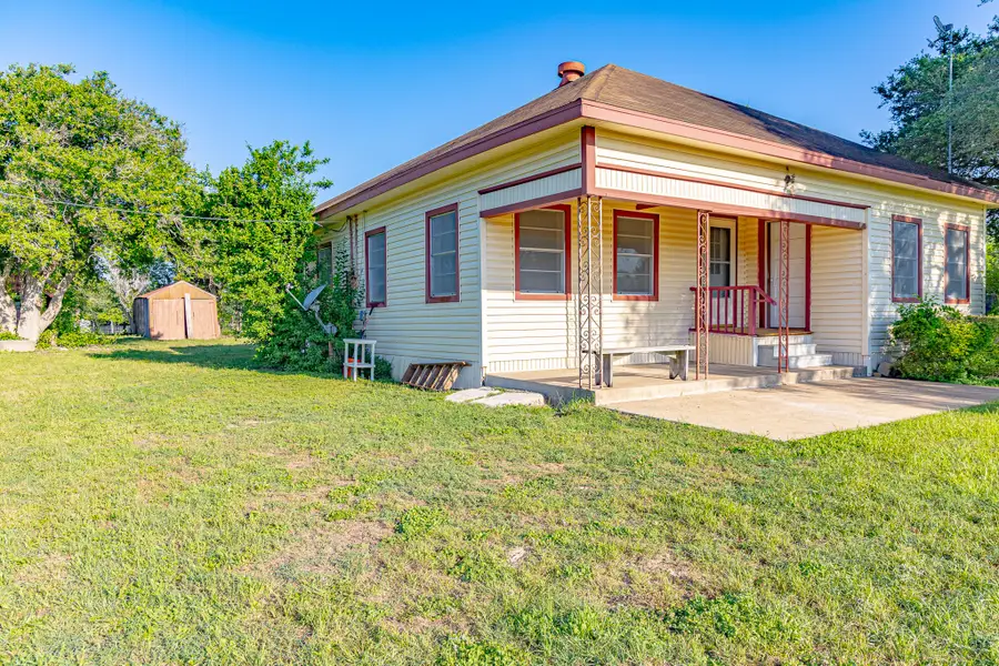 668 Fm 443 #A, Yoakum, TX 77995 - #2