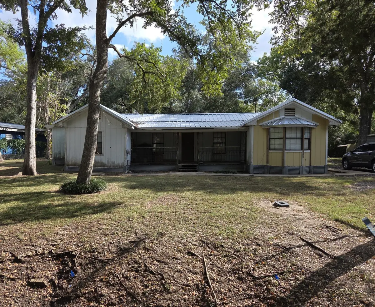 64 Honeycomb Street W, Blessing, TX 77419 - Image #1