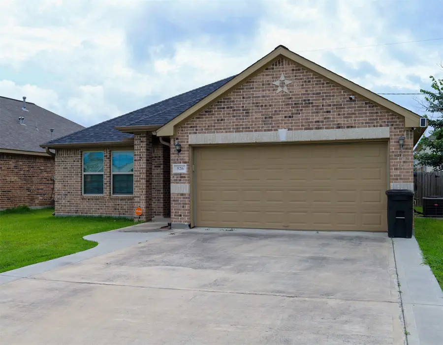 526 N 2nd Street, La Porte, TX 77571 - #2