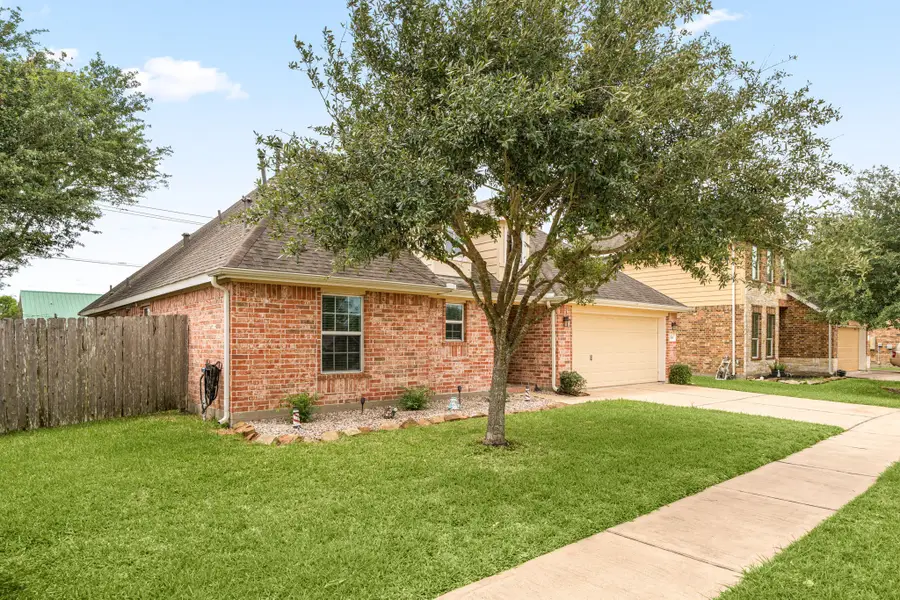 195 Midtown Park Drive, Alvin, TX 77511 - #3