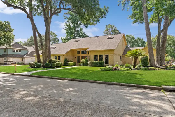 6735 Gentle Bend Drive, Houston, TX 77069