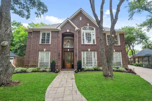 1518 Honeysuckle Lane, Sugar Land, TX 77479