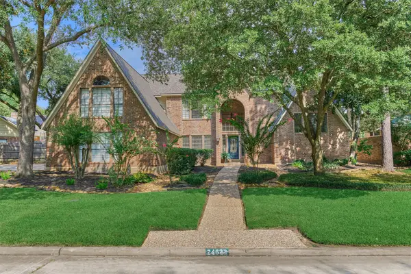 24622 W Kingscrest Circle, Spring, TX 77389
