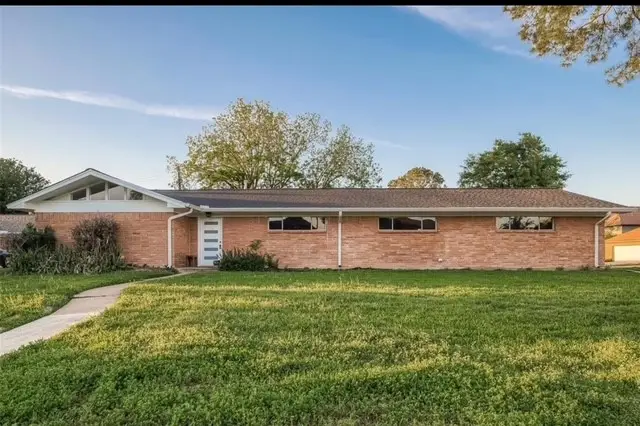 4800 Country Club View, Baytown, TX 77521 - #2