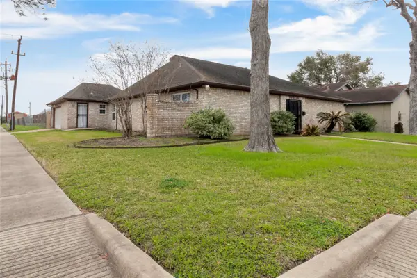 10930 Bob White Drive, Houston, TX 77096