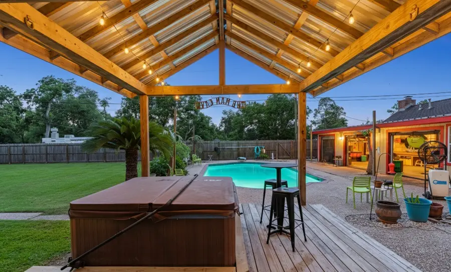 900 W Mulberry Street, Angleton, TX 77515 - #3