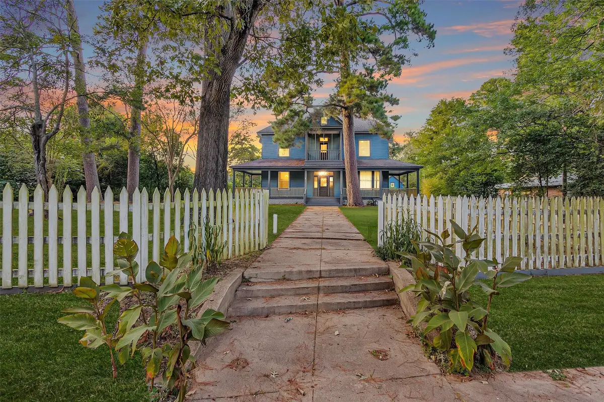 1104 E Houston Avenue, Crockett, TX 75835 - Image #1