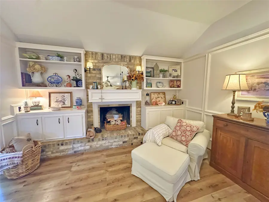 5117 Glenvalley Drive, La Porte, TX 77571 - Image #2