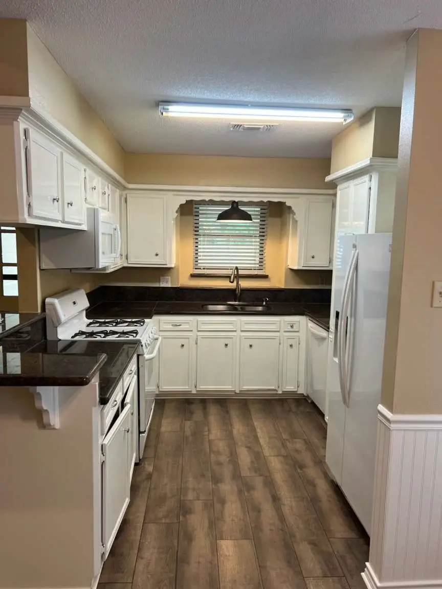 602 Briarclift Lane, Baytown, TX 77521 - Image #3