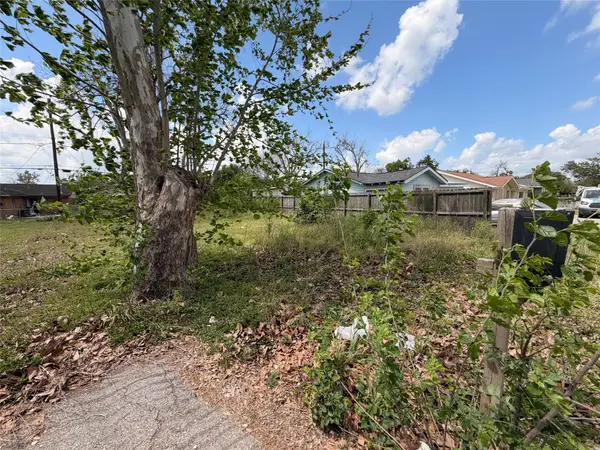 8617 Gibbons Street, Houston, TX 77012