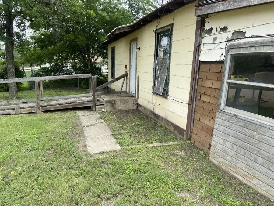 409 W 4th Street, Coleman, TX 76834 - Image #2