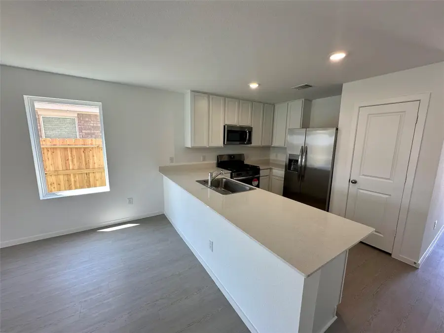 303 Bandit Cove Court, Magnolia, TX 77354 - Image #2