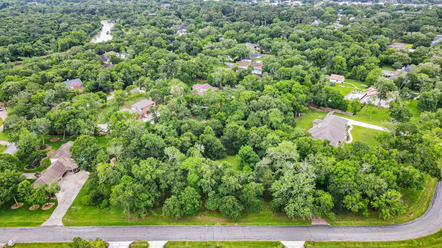 611 Oak Drive, Friendswood, TX 77546 - Image #3