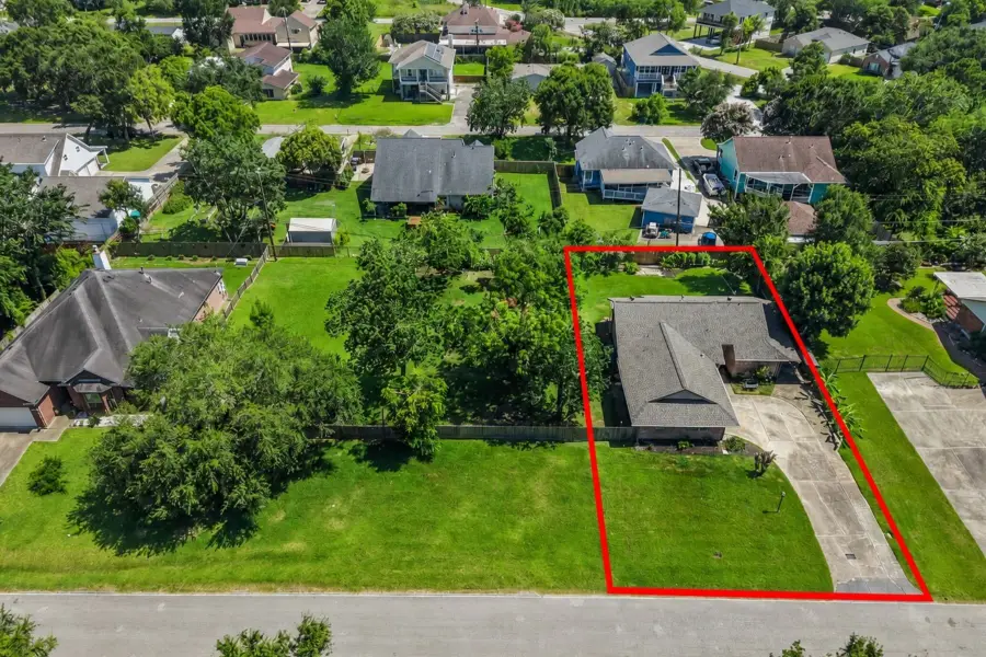 223 E Forest Avenue, Shoreacres, TX 77571 - #2