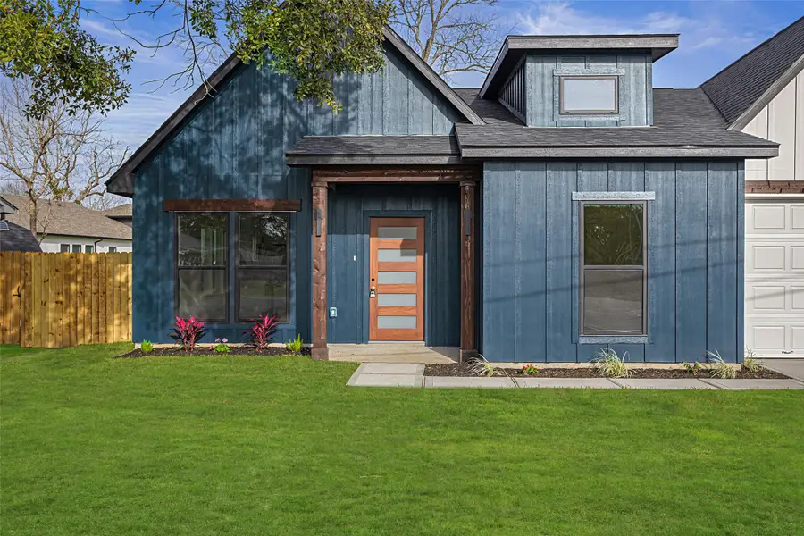 1807 Waco Street, Dayton, TX 77535 - #3