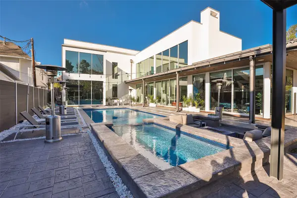 11905 Barryknoll Lane, Houston, TX 77024