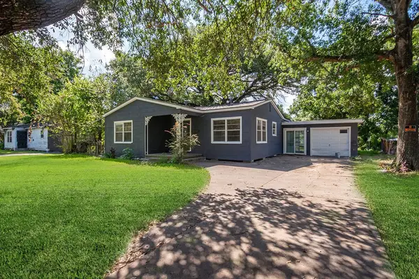 2807 S Houston Drive, La Marque, TX 77568