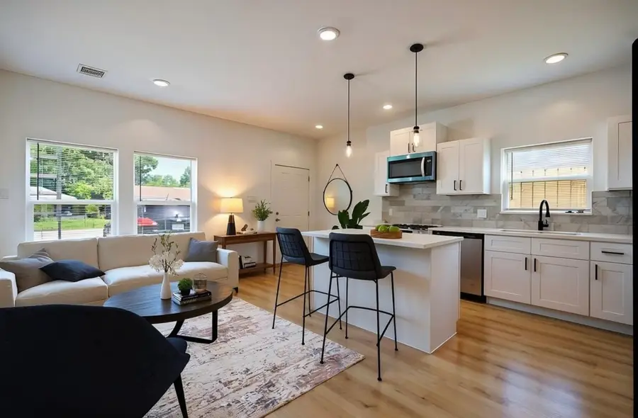 7504 Laura Koppe Rd C/d, Houston, TX 77028 - Image #2