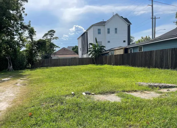 2417 Mckee Street, Houston, TX 77009