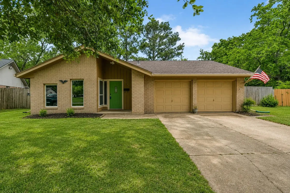 5705 Woodville Lane, Pearland, TX 77584 - #1