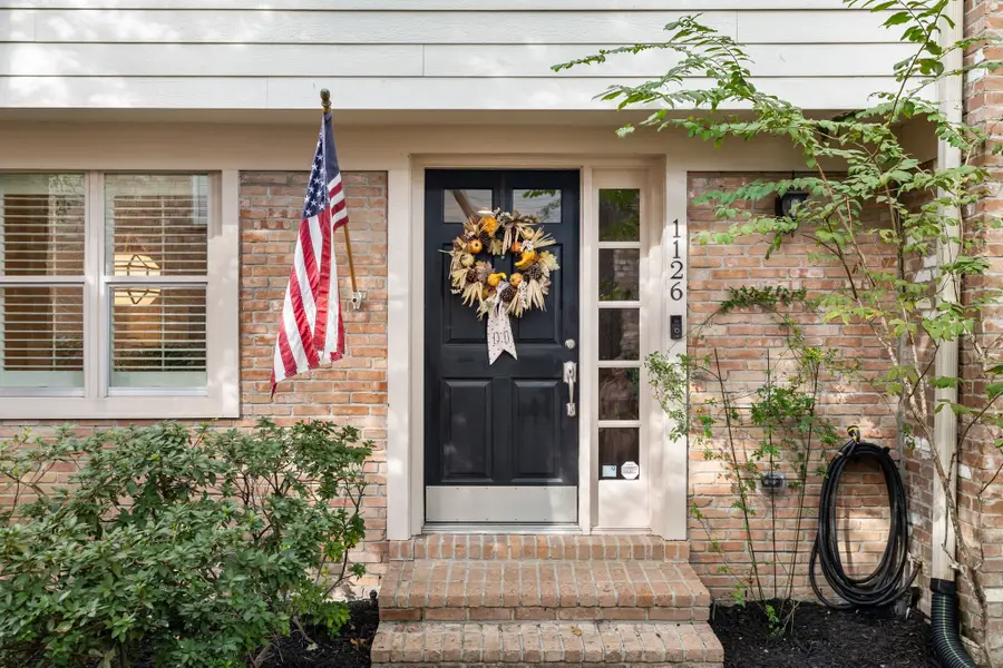 1126 Fountain View Drive #210, Houston, TX 77057 - Image #2