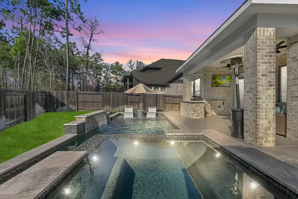 2909 Oakcrest Meadow Court, Conroe, TX 77385