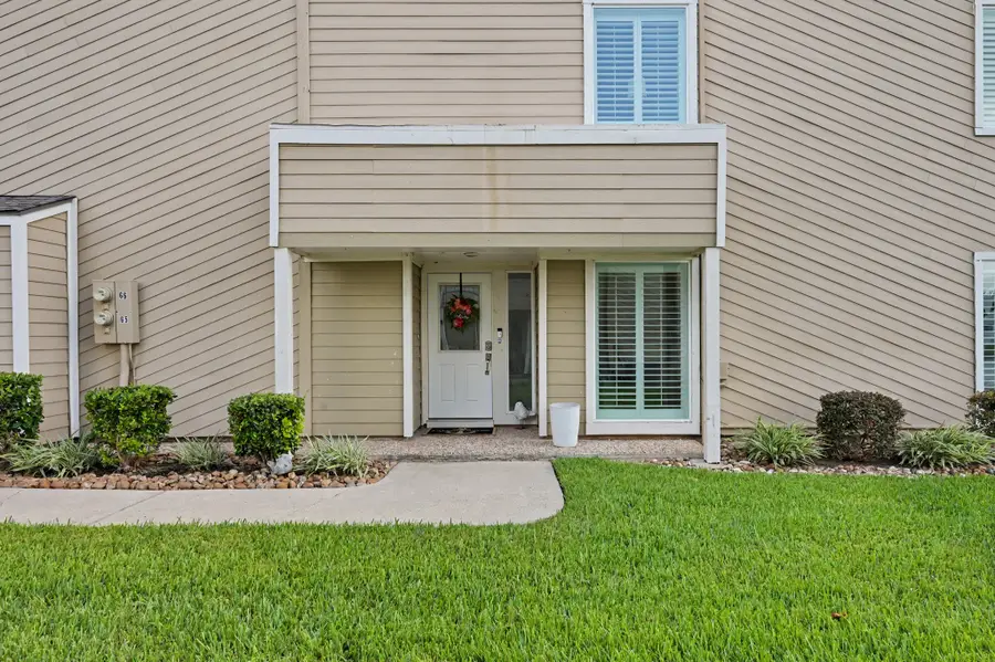 65 April Point Drive S, Conroe, TX 77356 - #2