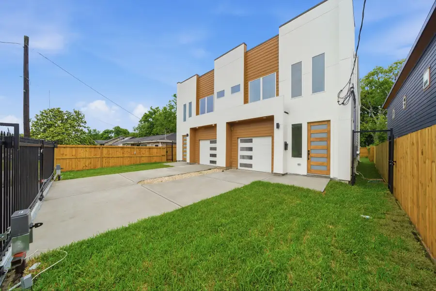 7827 Brandon Street #A/B, Houston, TX 77051 - #3