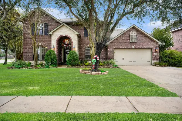 2121 Quiet Falls Lane, League City, TX 77573