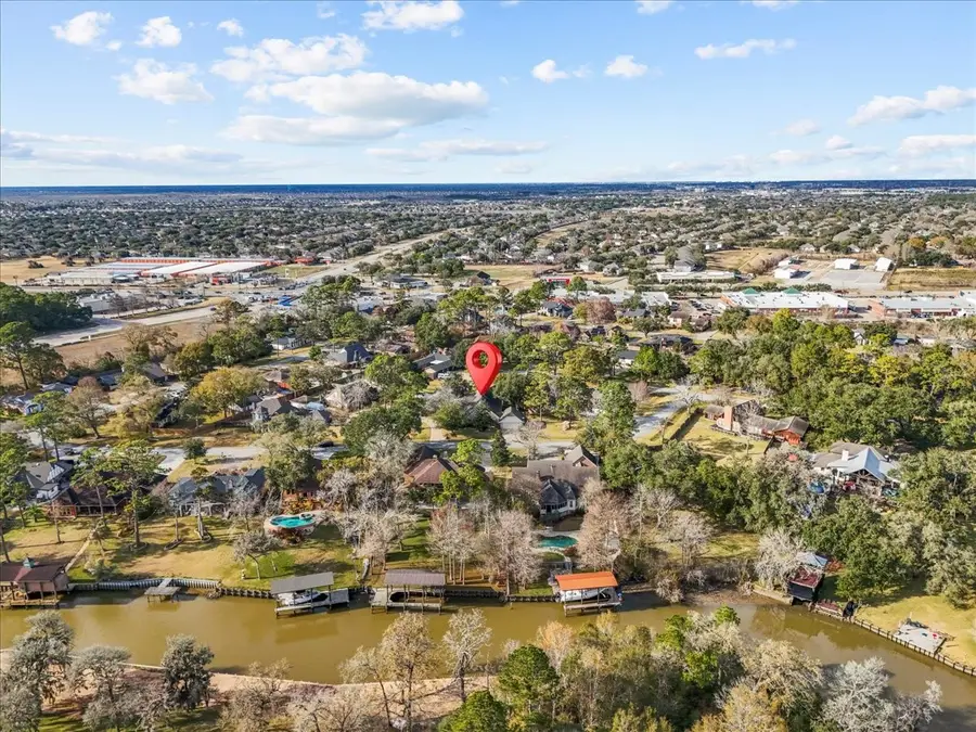 710 Bayou Crest Circle, Dickinson, TX 77539 - Image #3