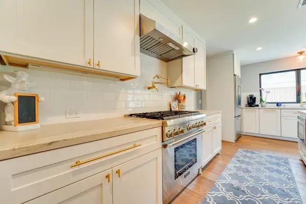 9142 Bronco Drive, Houston, TX 77055