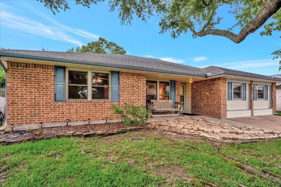 1403 Newport Boulevard, League City, TX 77573 - Image #3